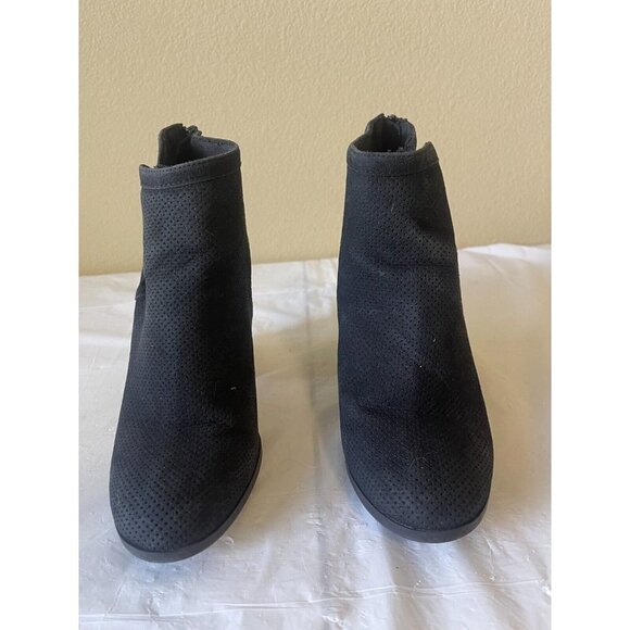 Call it spring  perforated ankle  boot  size 8 zip up - Picture 1 of 15